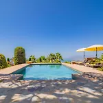 Cubo\'S Mountain Bayview Luxury Villa