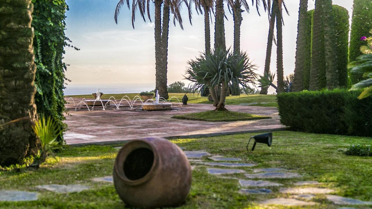 Villa Cubo's Mountain Bayview Luxury *