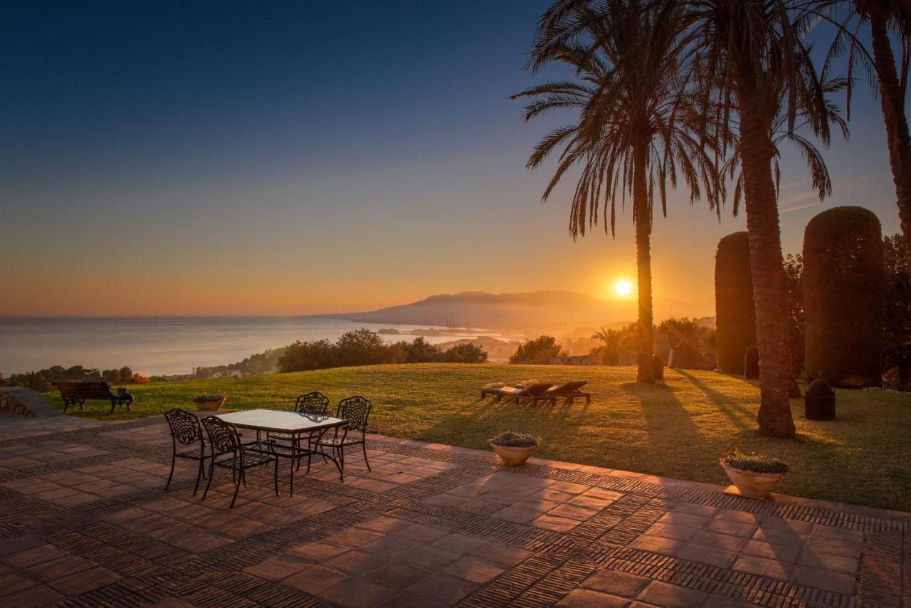 Villa Cubo's Mountain Bayview Luxury Malaga