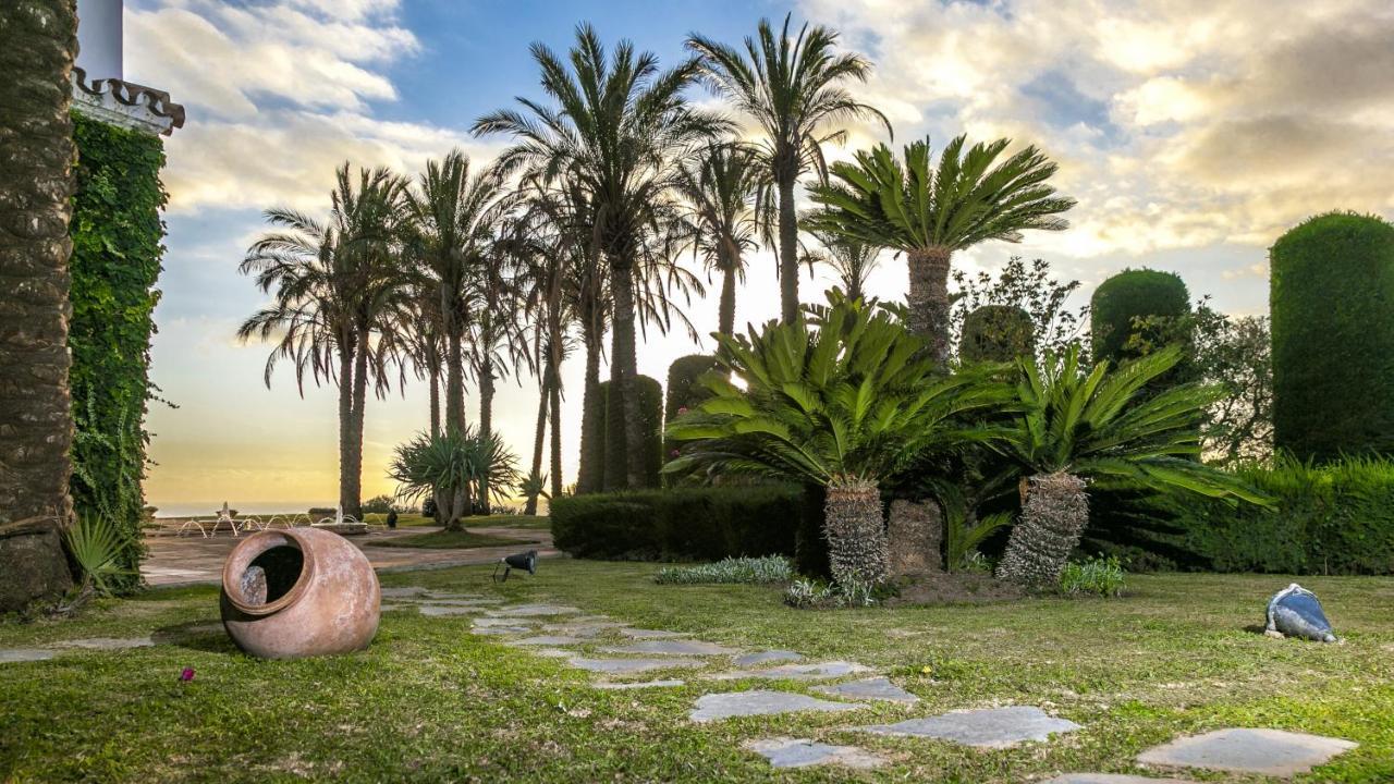 Villa Cubo's Mountain Bayview Luxury Malaga