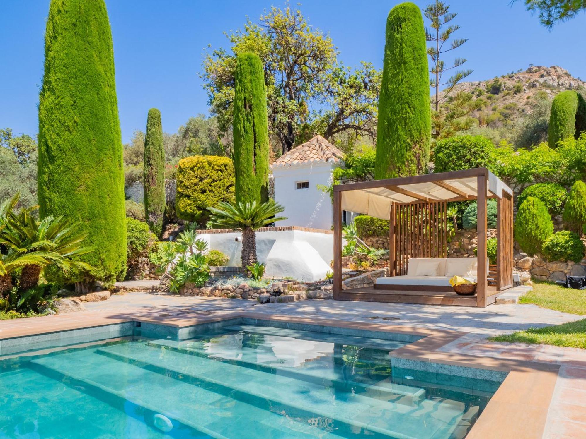 Cubo's Mountain Bayview Luxury Villa Malaga